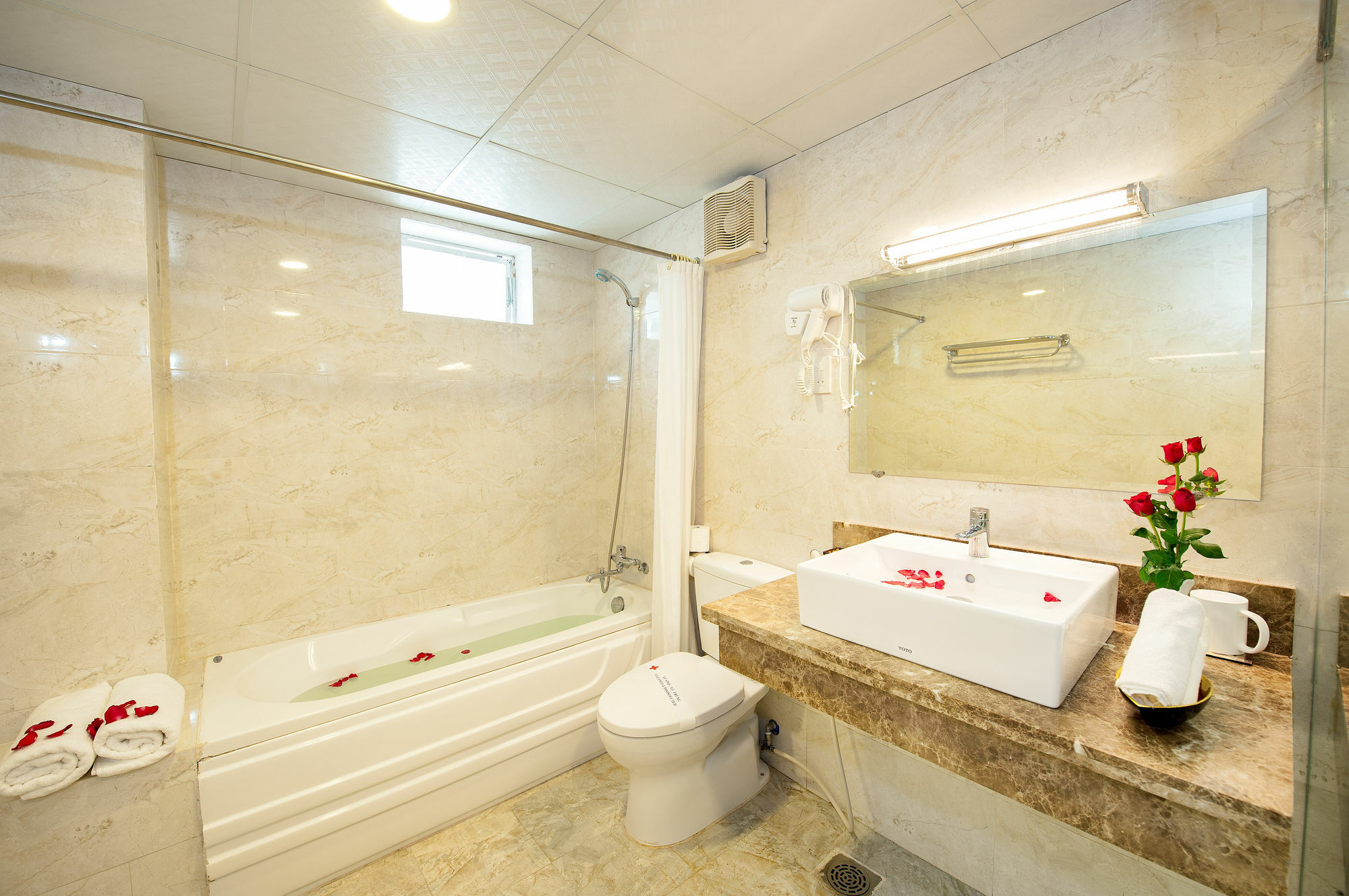 Paris Gold Hotel Хошимин Экстерьер фото