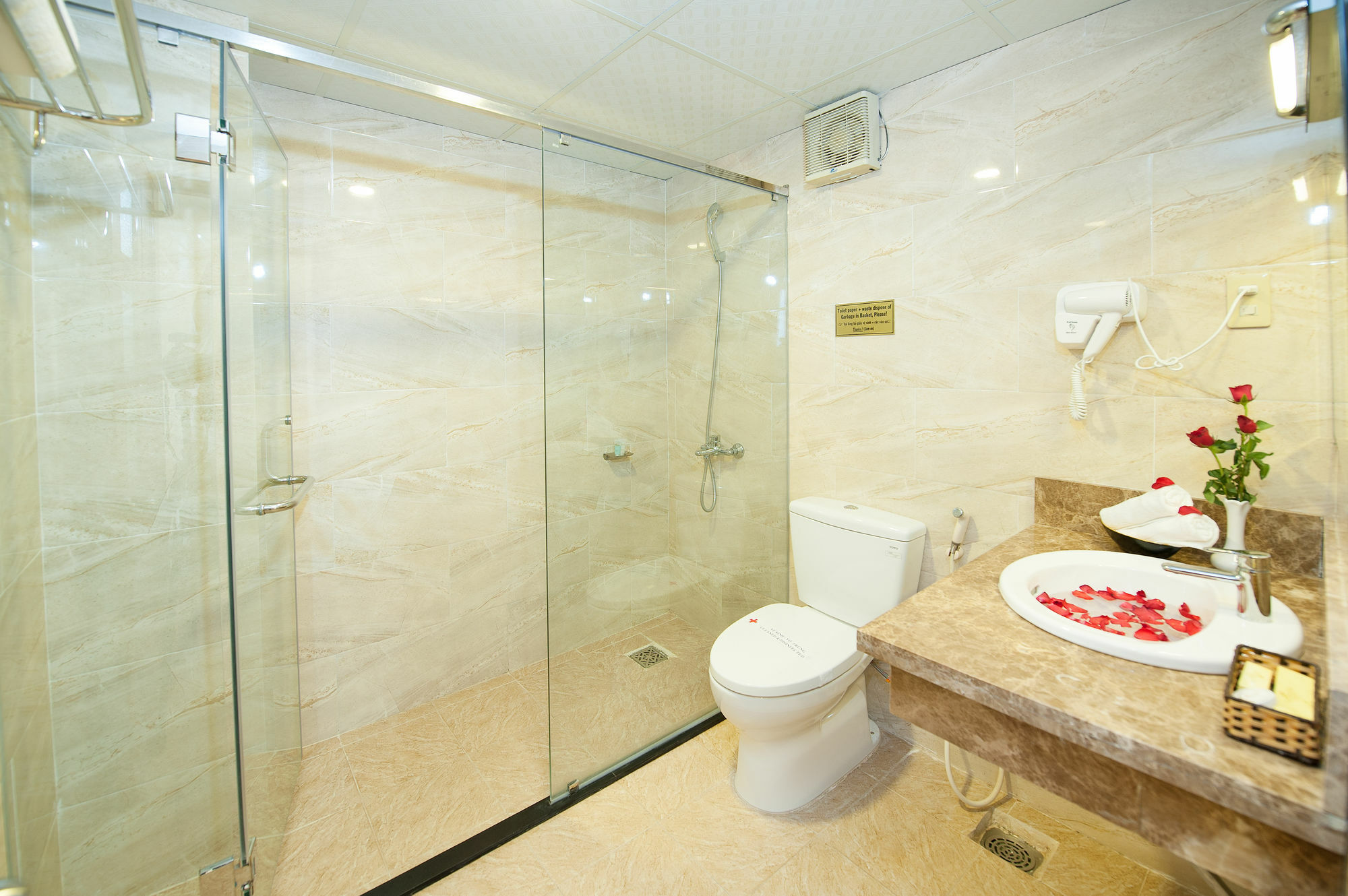 Paris Gold Hotel Хошимин Экстерьер фото
