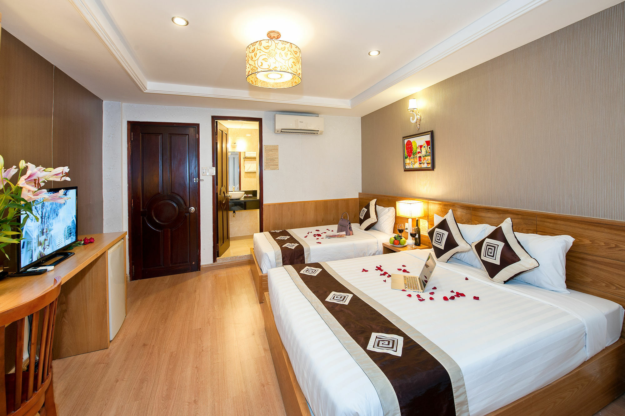 Paris Gold Hotel Хошимин Экстерьер фото